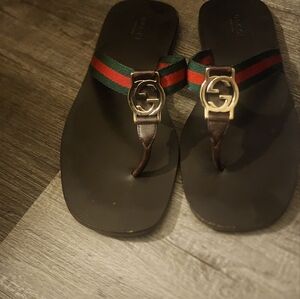 Womens Gucci flip flops size 7